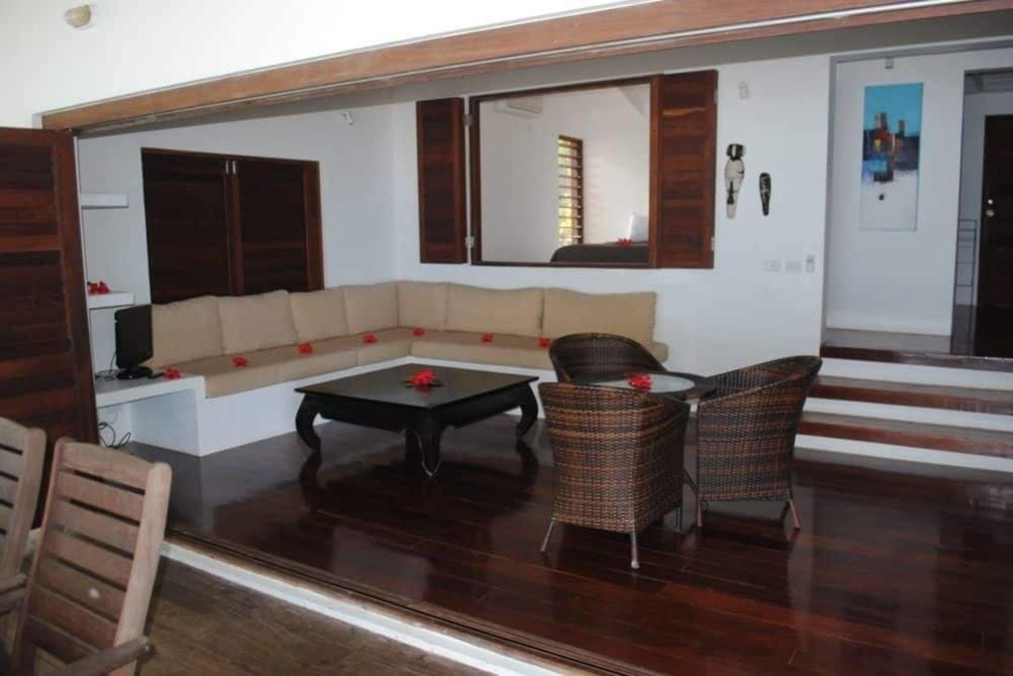 פורט וילה Angelfish Cove Villas מראה חיצוני תמונה